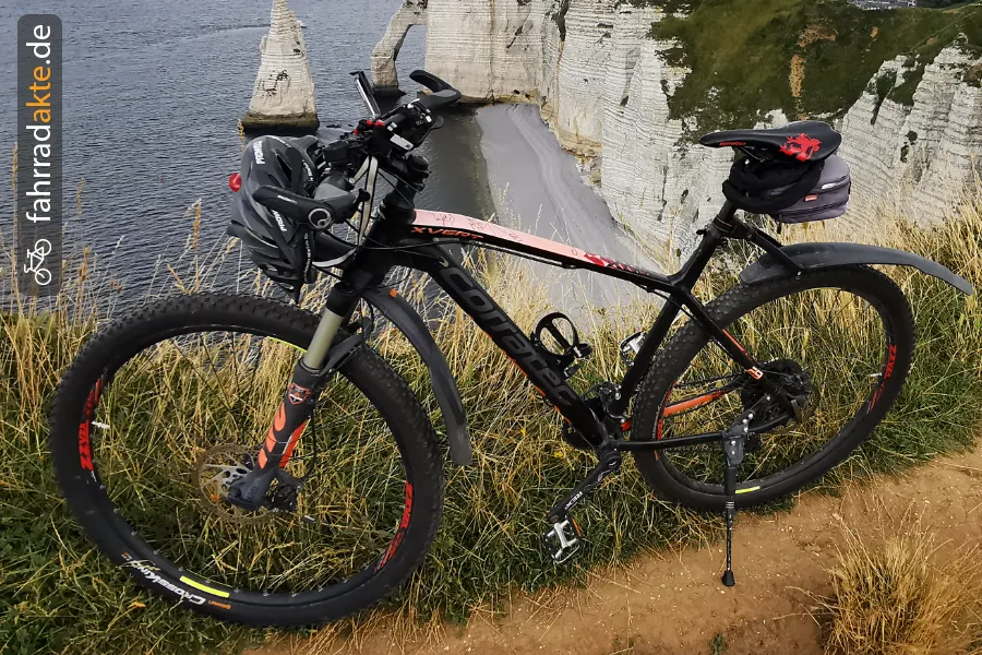  Corratec  X Vert 29 0.2 Continental Shimano Deore XT RD-M8000 11s Shadow Plus 2016023324 BK22082-54BMONR  Corratec  X Vert 29 0.2 Continental Shimano Deore XT RD-M8000 11s Shadow Plus 2016023324 BK22082-54BMONR  gestohlen in Maulbeerallee, Eingang Schloss Sanssouci, 14469 Potsdam