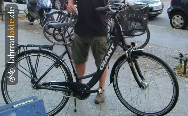 Giant Tourer CS2 W M Blk 010