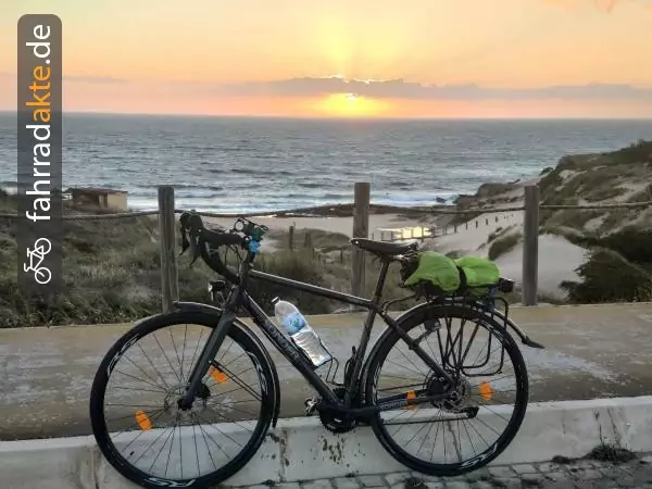 Gravel racing bicycle (700cc)