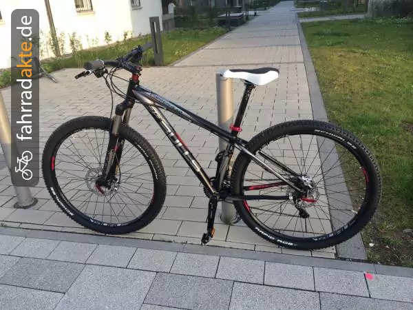 Mountainbike (2 identische Räder)