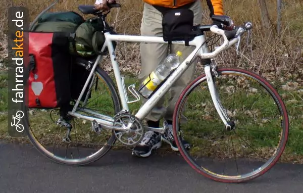 Rennrad (28"), mit Gepäckträger