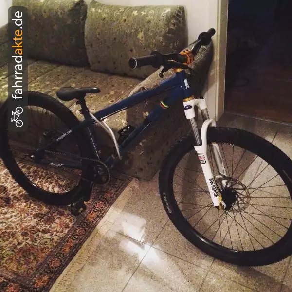 von Dirt bike Nox, blau, federgabel Rock shox 26 Z